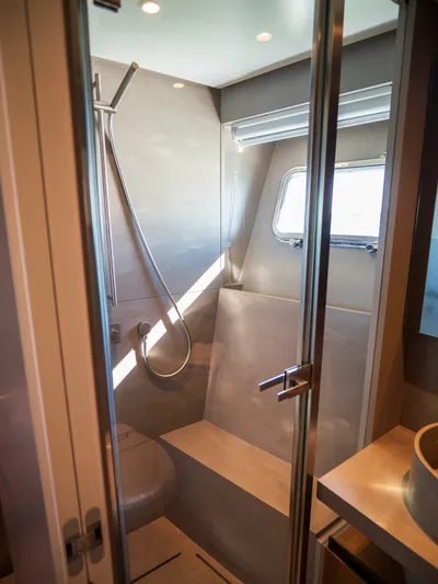 Bgx60 Yacht Photos Pics 