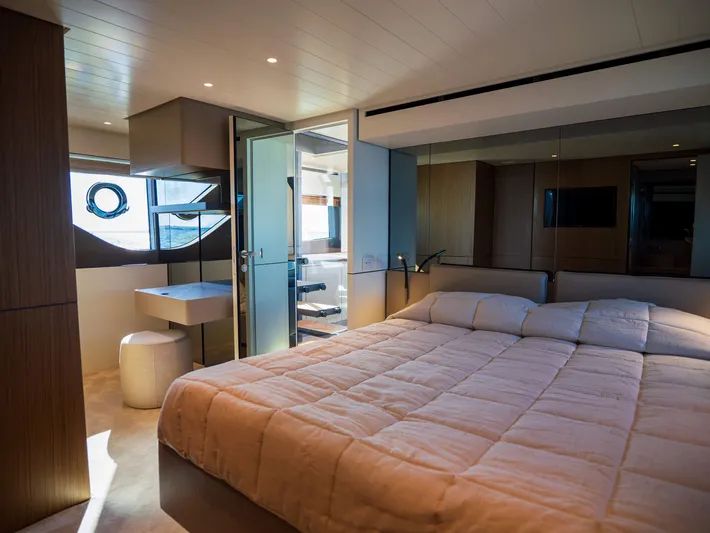 Bgx60 Yacht Photos Pics 