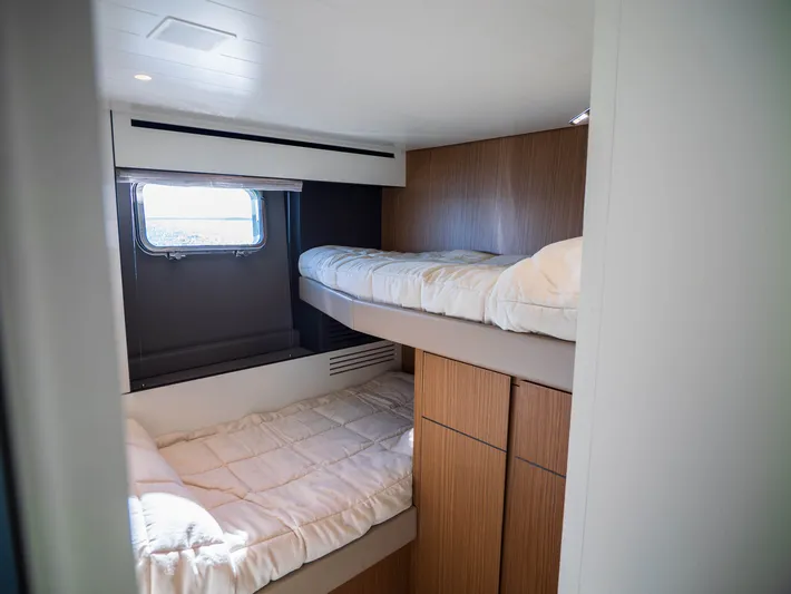 Bgx60 Yacht Photos Pics 