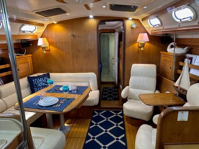 2000 Catalina 470
