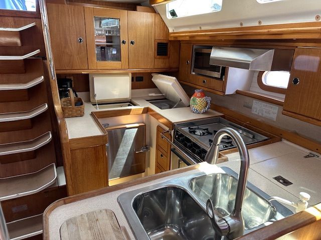 2000 Catalina 470