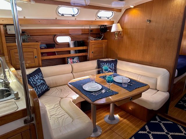 2000 Catalina 470