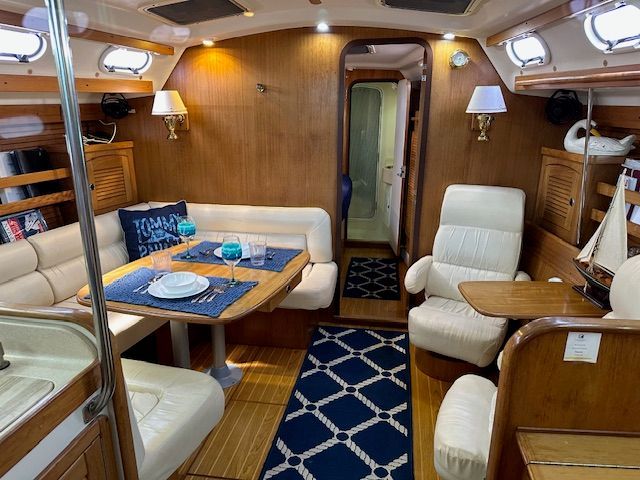 2000 Catalina 470
