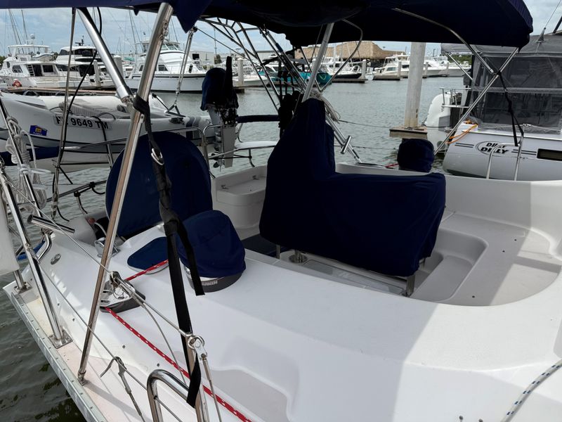 2000 Catalina 470