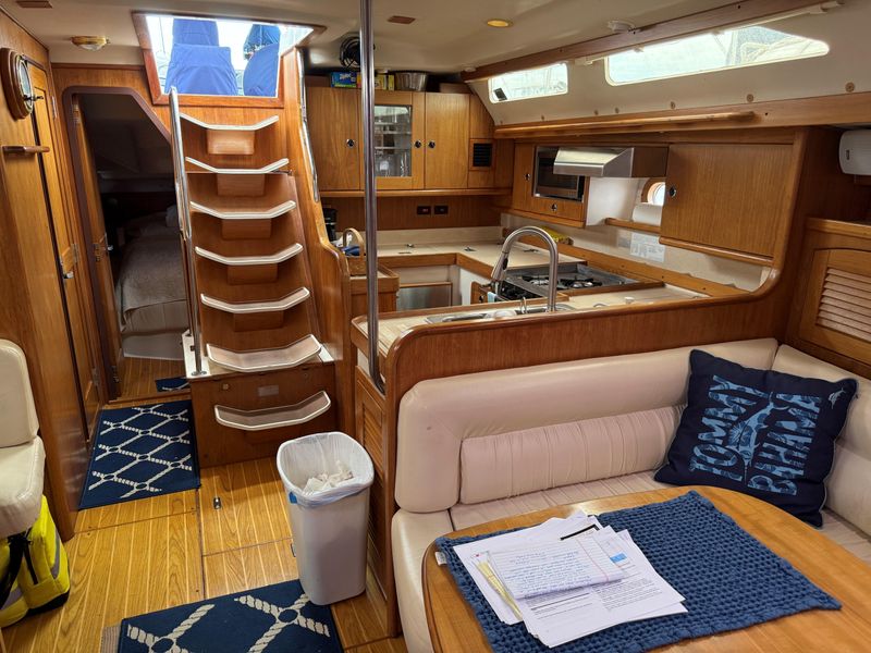 2000 Catalina 470