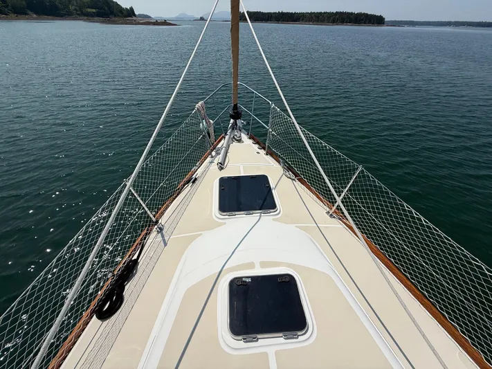 Dawn Treader Yacht Photos Pics Sailboat deck view on water, Tartan 3700 Keel/Centerboard, 2005 model.