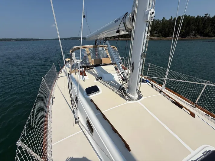 Dawn Treader Yacht Photos Pics Sailboat deck view of 2005 Tartan 3700 Keel/Centerboard on calm water.