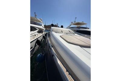 Yacht