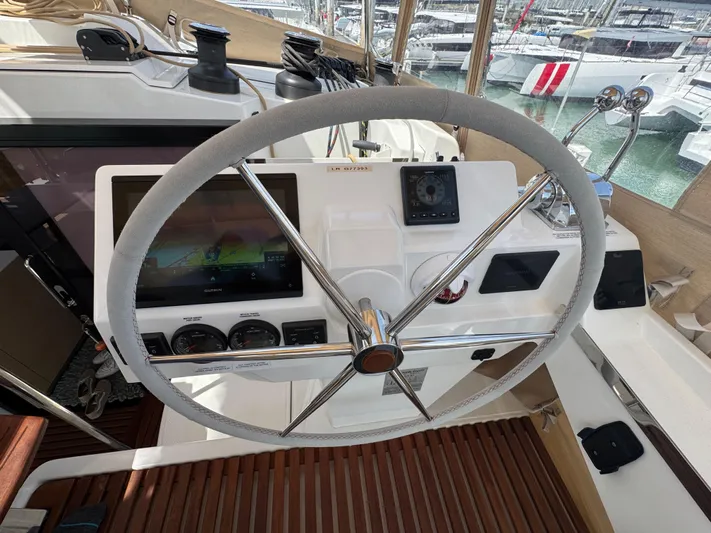 Mezzo Yacht Photos Pics 