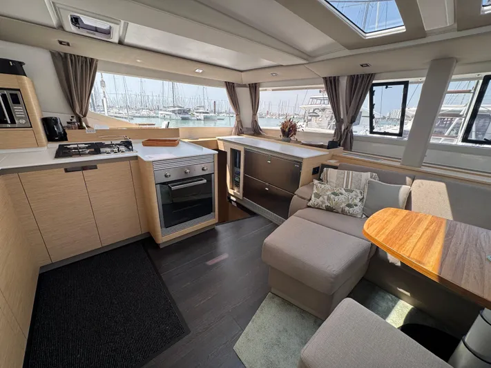 Mezzo Yacht Photos Pics 