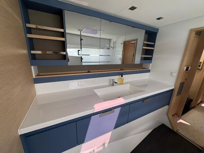 Mezzo Yacht Photos Pics 