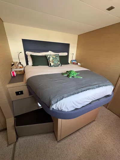 Mezzo Yacht Photos Pics 