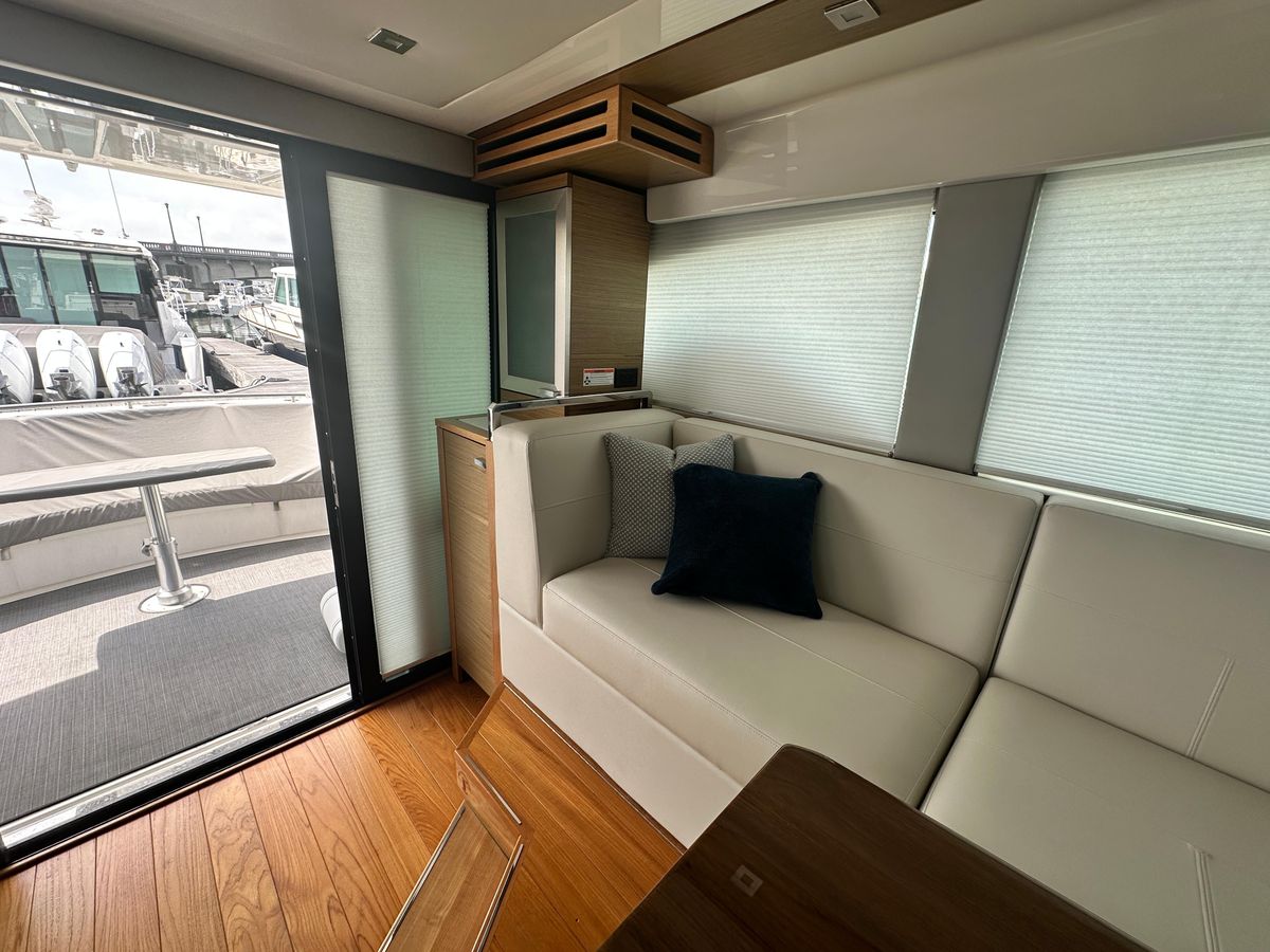 2021 Tiara Yachts 44 