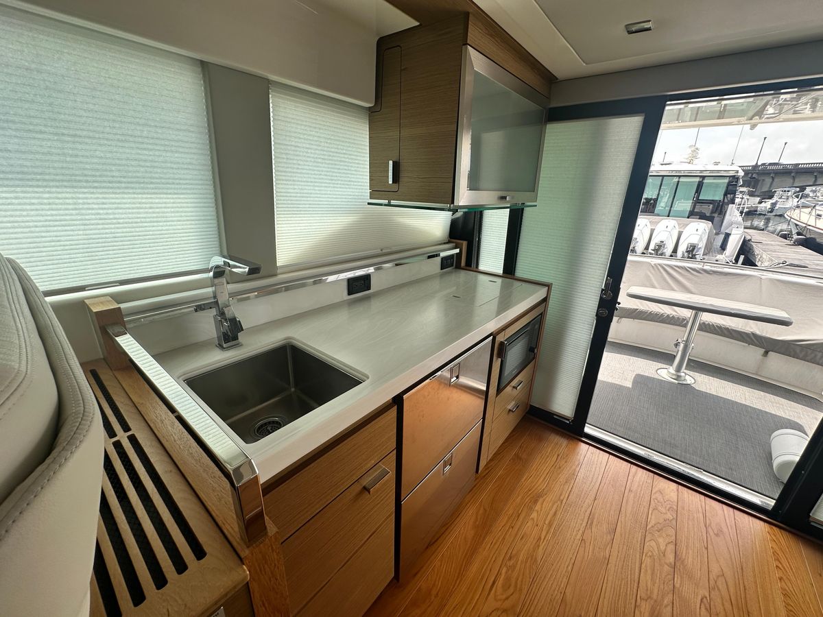 2021 Tiara Yachts 44 