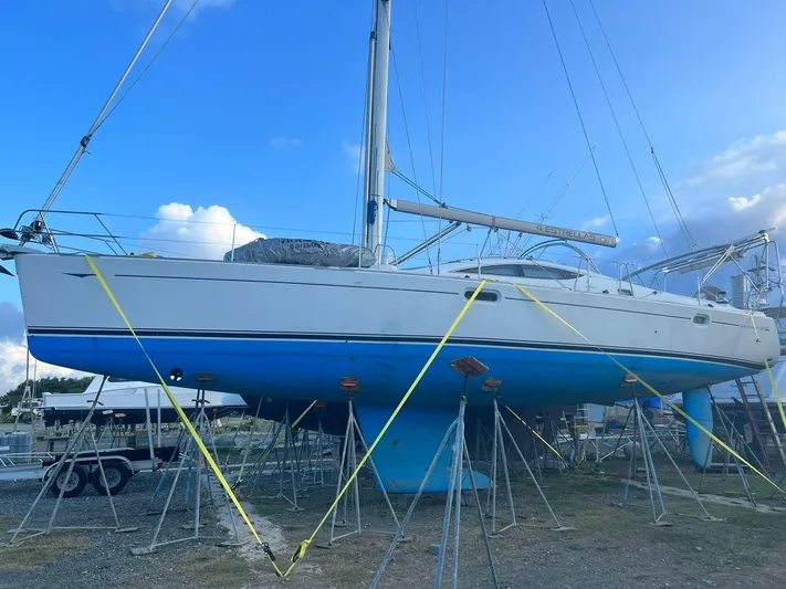 4 Estrellas Yacht Photos Pics On the hard for Hurricane Season ...