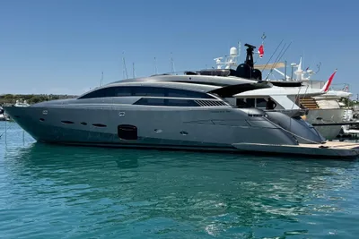 2012 Pershing 92