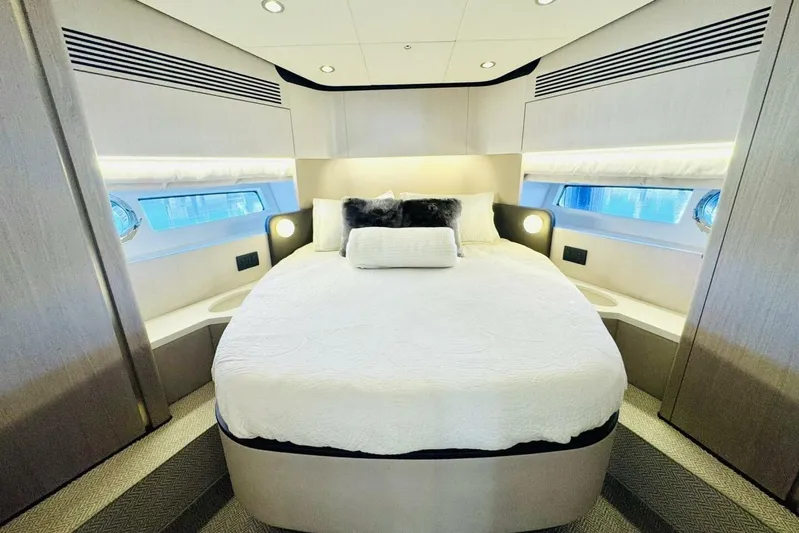 Kara Mia II Yacht Photos Pics 2019 Azimut 55 - Guest VIP Stateroom