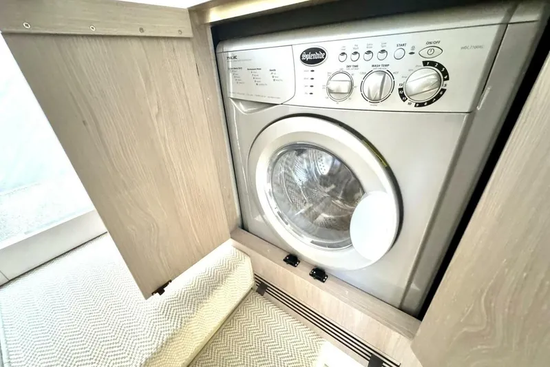 Kara Mia II Yacht Photos Pics 2019 Azimut 55 - Laundry