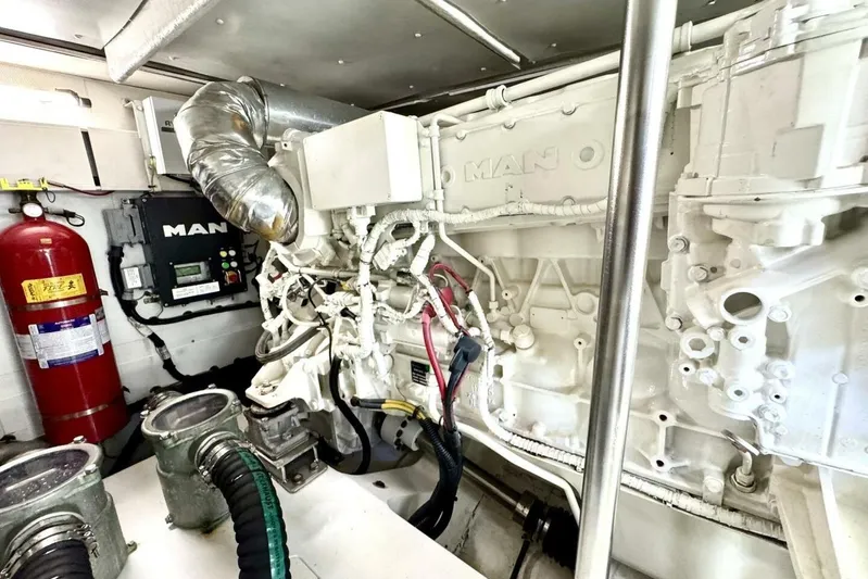 Kara Mia II Yacht Photos Pics 2019 Azimut 55 - Engine Room