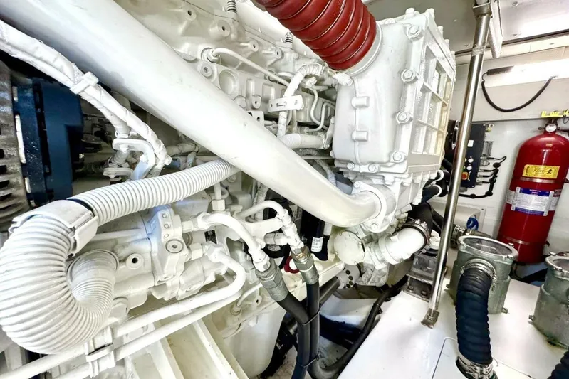 Kara Mia II Yacht Photos Pics 2019 Azimut 55 - Engine Room