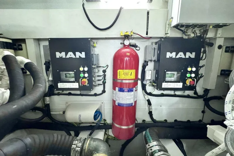 Kara Mia II Yacht Photos Pics 2019 Azimut 55 - Engine Room