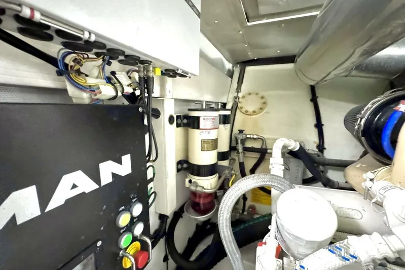 Kara Mia II Yacht Photos Pics 2019 Azimut 55 - Engine Room