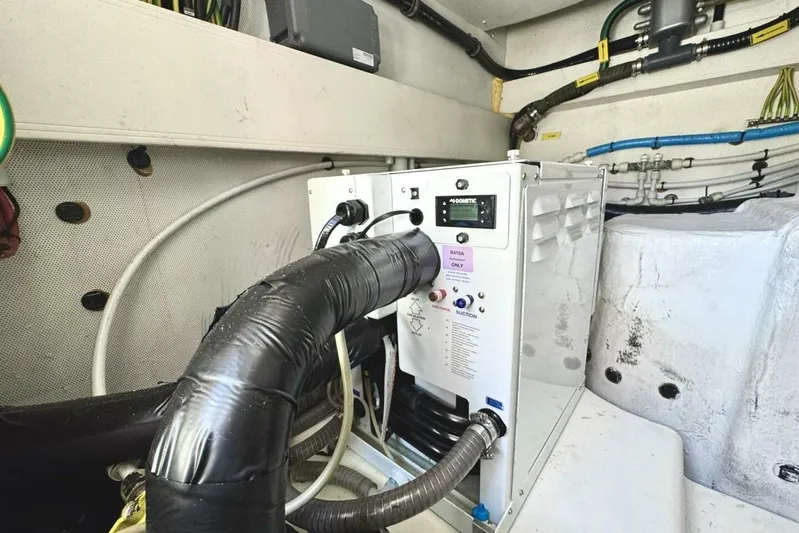 Kara Mia II Yacht Photos Pics 2019 Azimut 55 - Engine Room