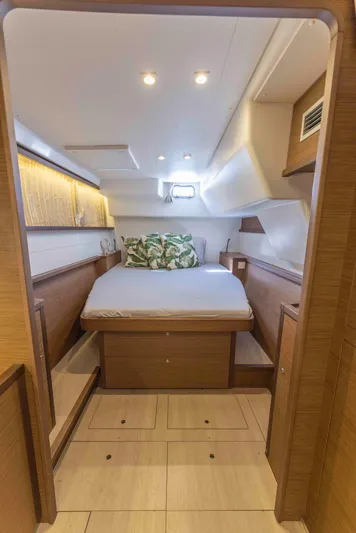 Second Star Yacht Photos Pics Owners Suite