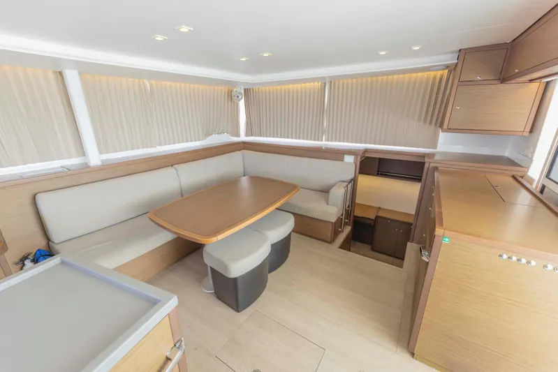 Second Star Yacht Photos Pics Saloon