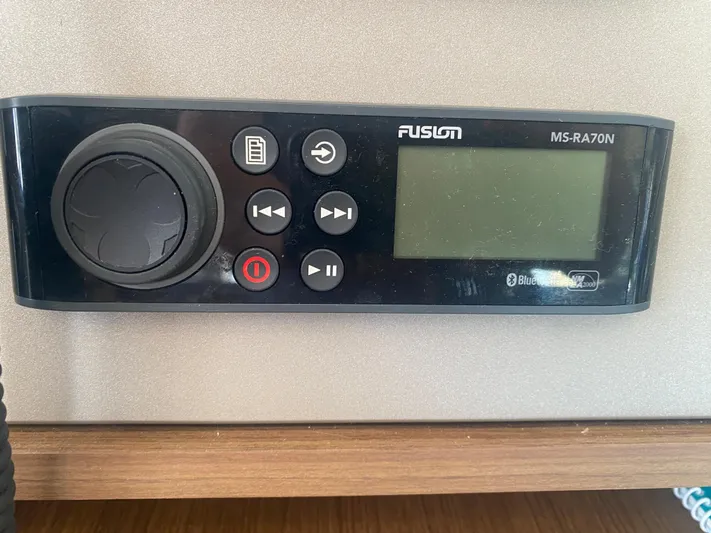 Second Star Yacht Photos Pics Fusion Stereo