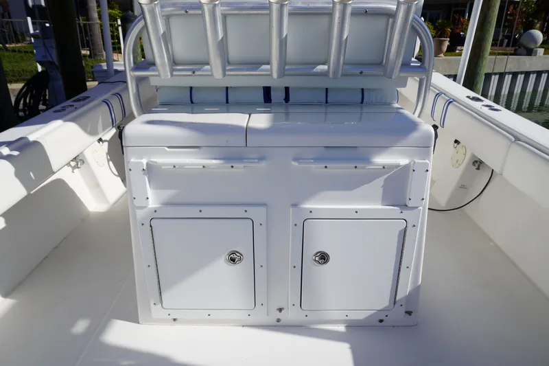 Knot Letting Go Yacht Photos Pics 2005 Regulator 32 boat with forward seating and storage compartments.