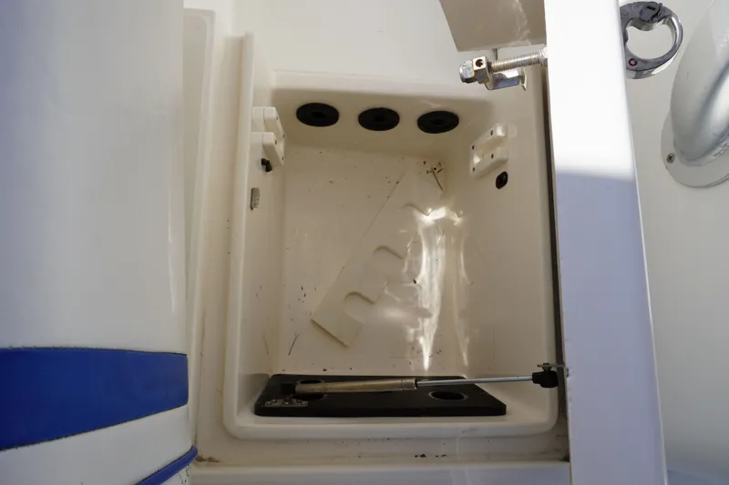 Knot Letting Go Yacht Photos Pics 