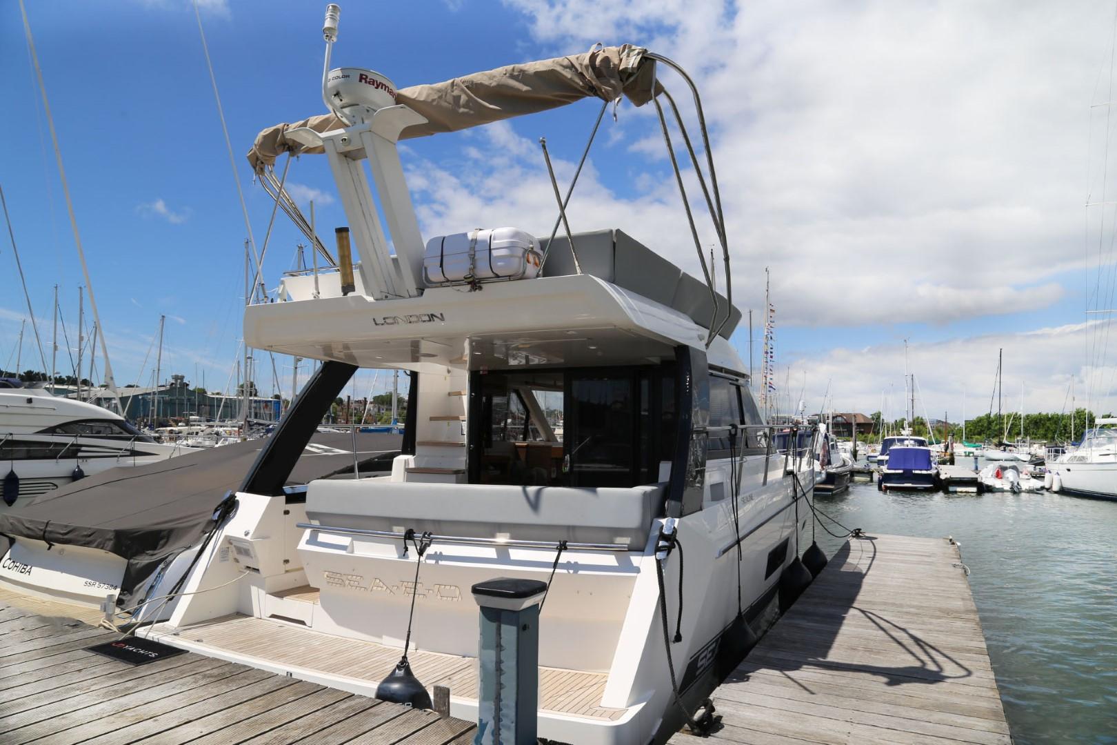 2011 Sealine F42
