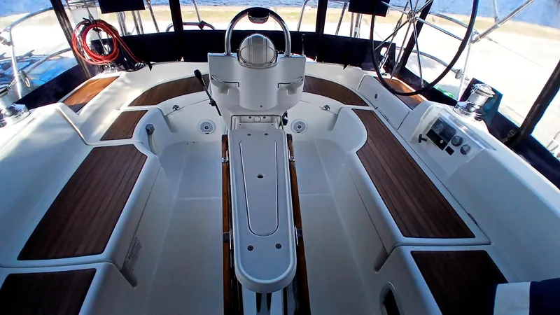 Daydreams II Yacht Photos Pics 