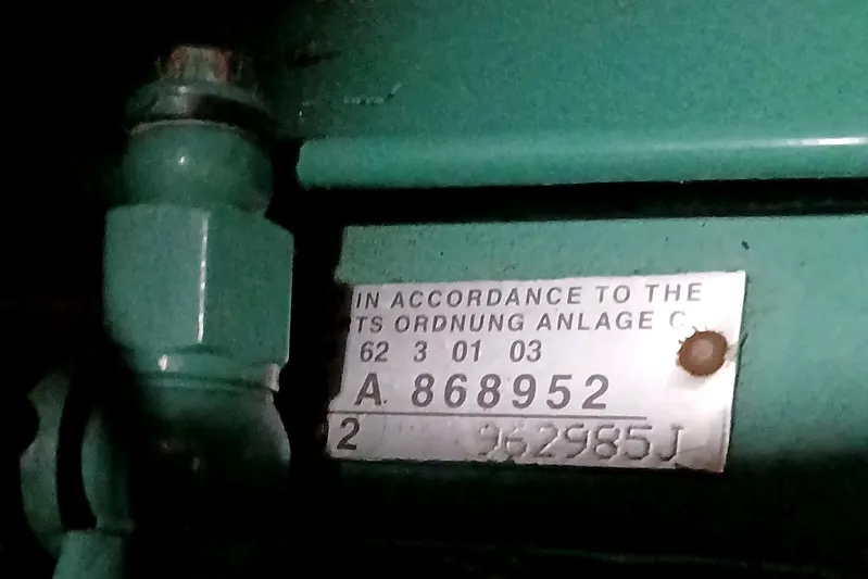 Daydreams II Yacht Photos Pics 