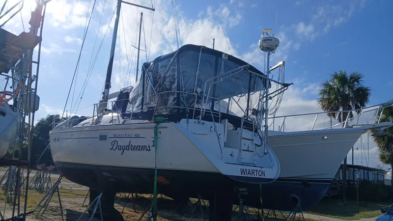 Daydreams II Yacht Photos Pics 