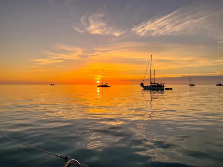 Daydreams II Yacht Photos Pics 