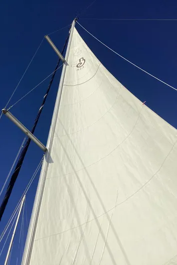 Daydreams II Yacht Photos Pics 