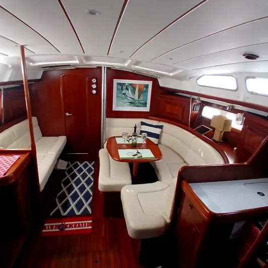 Daydreams II Yacht Photos Pics 