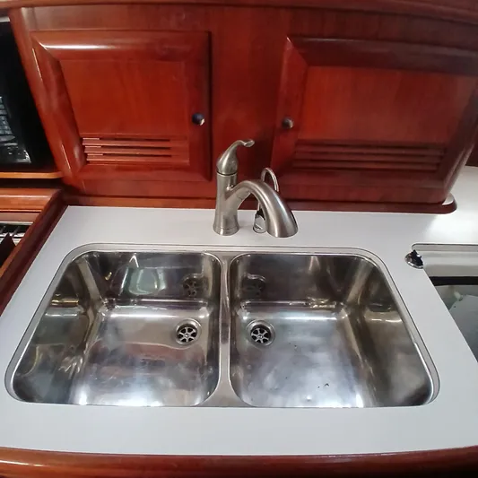 Daydreams II Yacht Photos Pics 