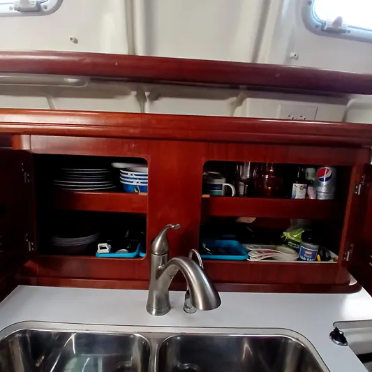 Daydreams II Yacht Photos Pics 