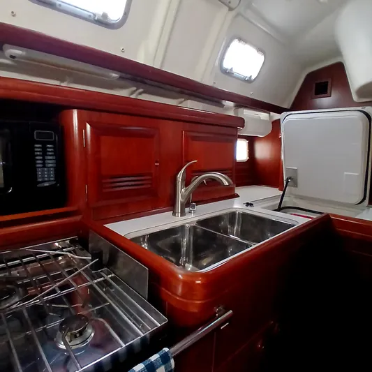 Daydreams II Yacht Photos Pics 