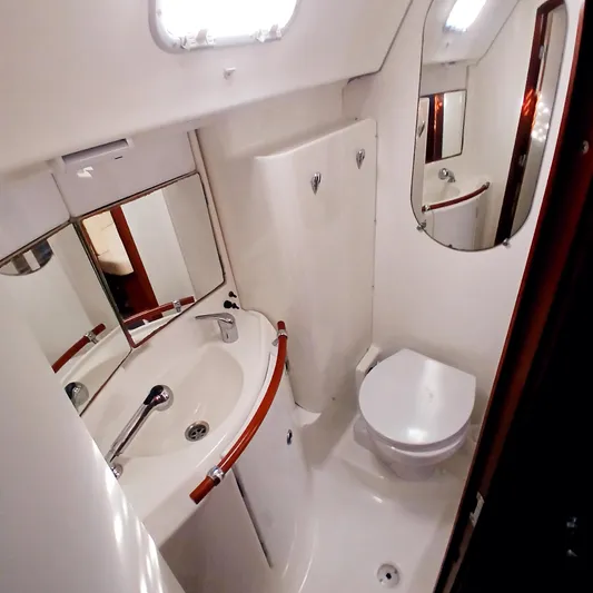 Daydreams II Yacht Photos Pics 