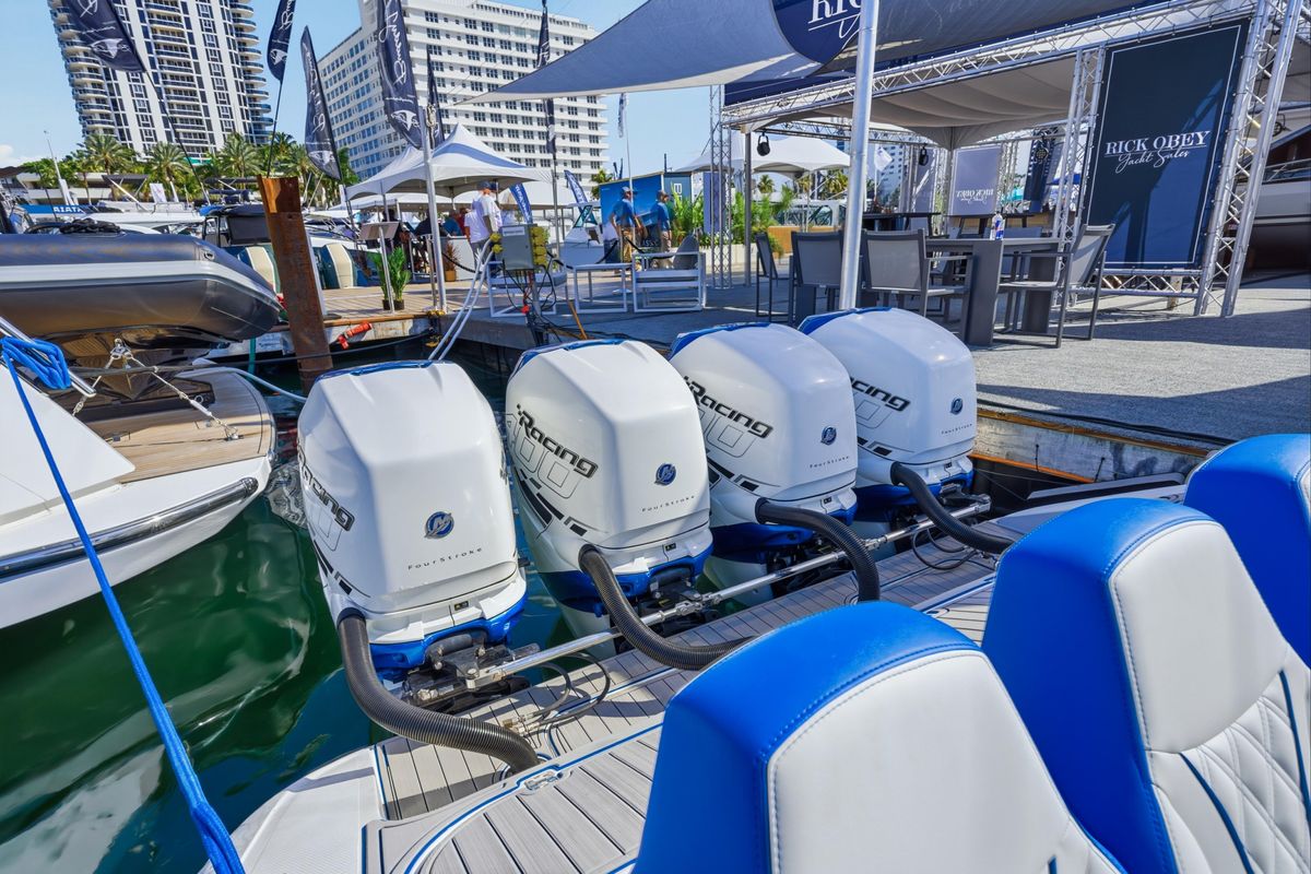 2019 Midnight Express 43 