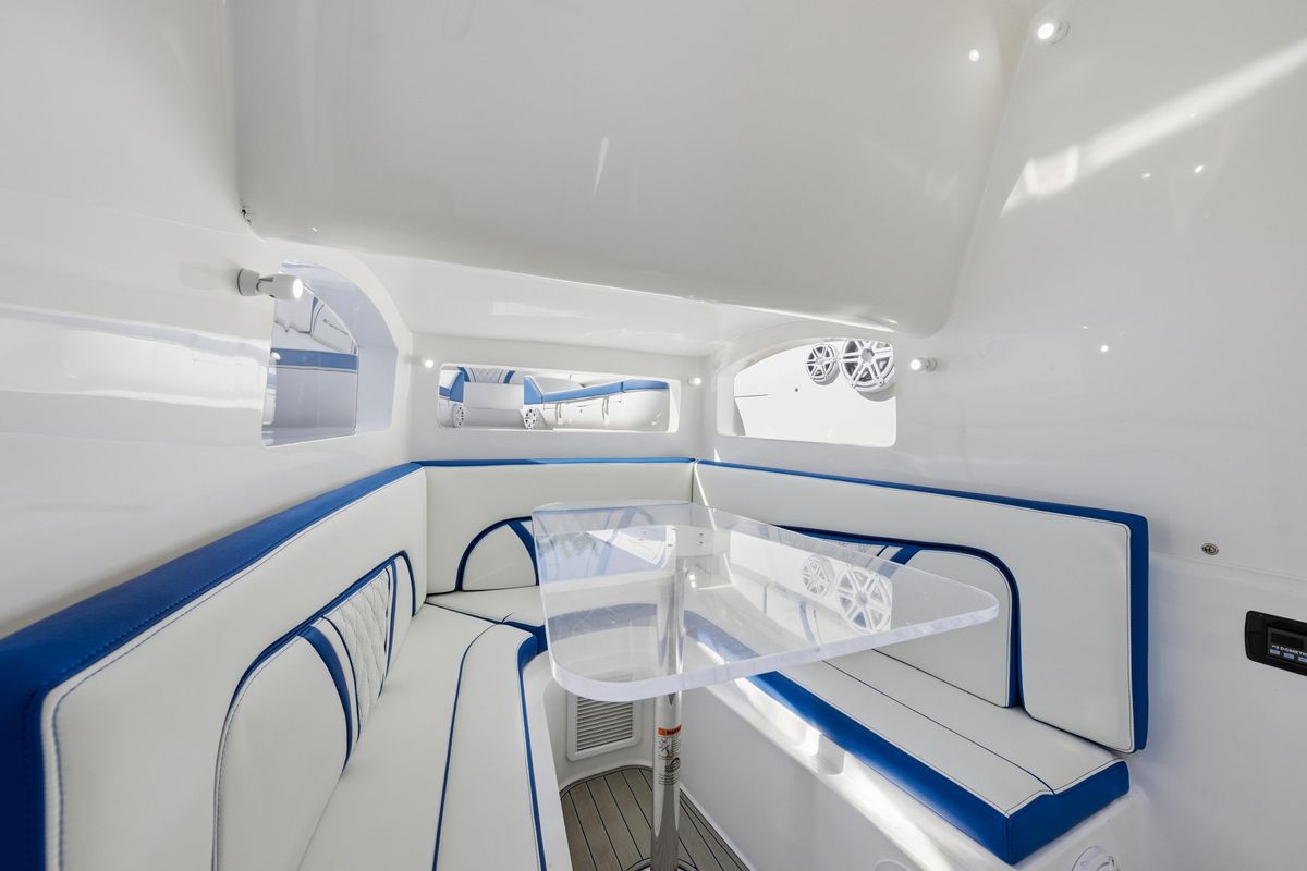 2019 Midnight Express 43 