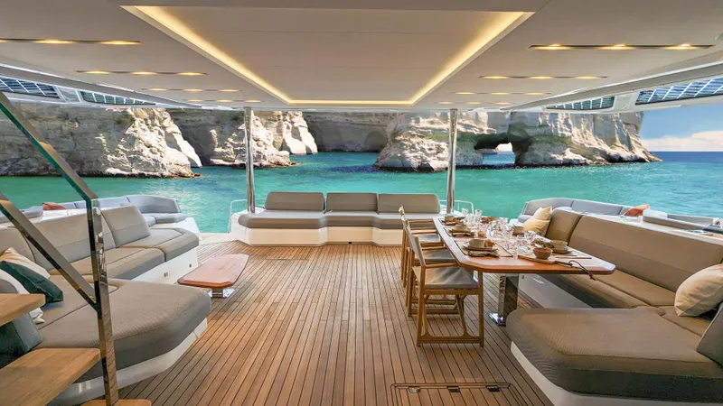 Thira 80 Yacht Photos Pics FOUNTAINE PAJOT THIRA 80