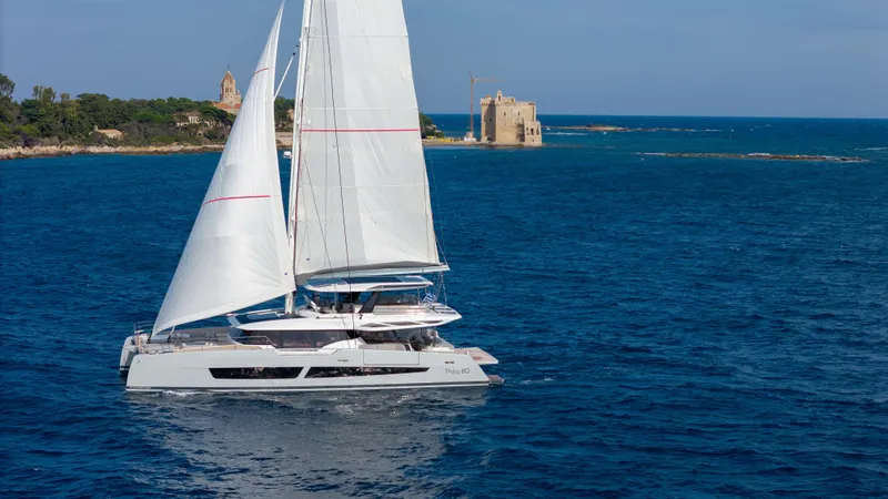 Thira 80 Yacht Photos Pics FOUNTAINE PAJOT THIRA 80