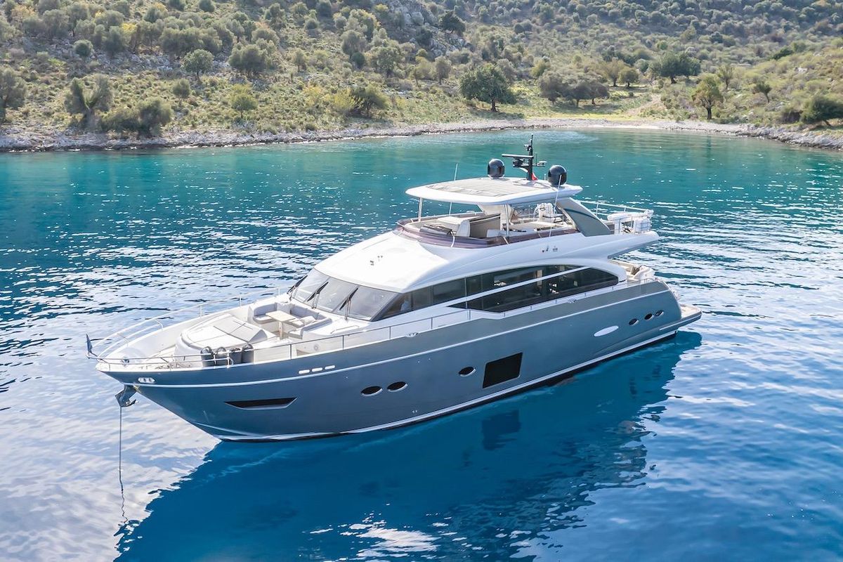 2014 Princess 87 