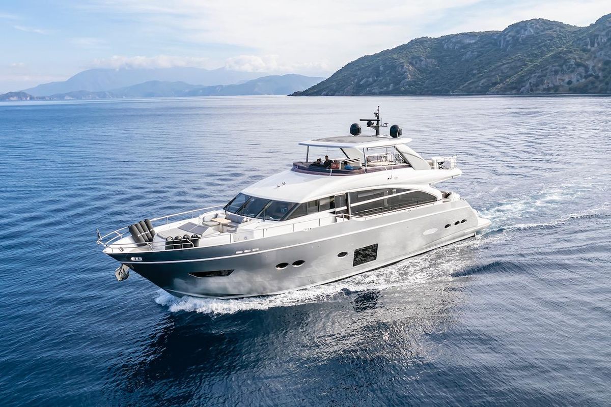 2014 Princess 87 