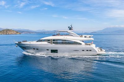 Yacht